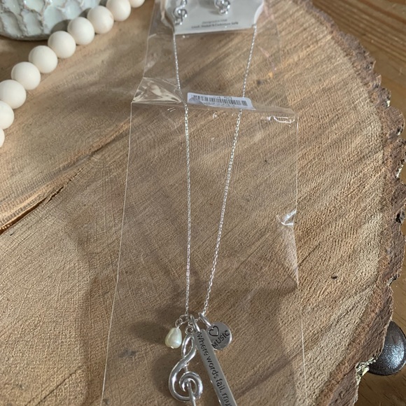 Necklace - Picture 3 of 3